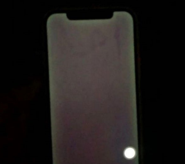 尧都苹果手机维修分享苹果客服回应 iPhone 12 屏幕“发绿”问题 